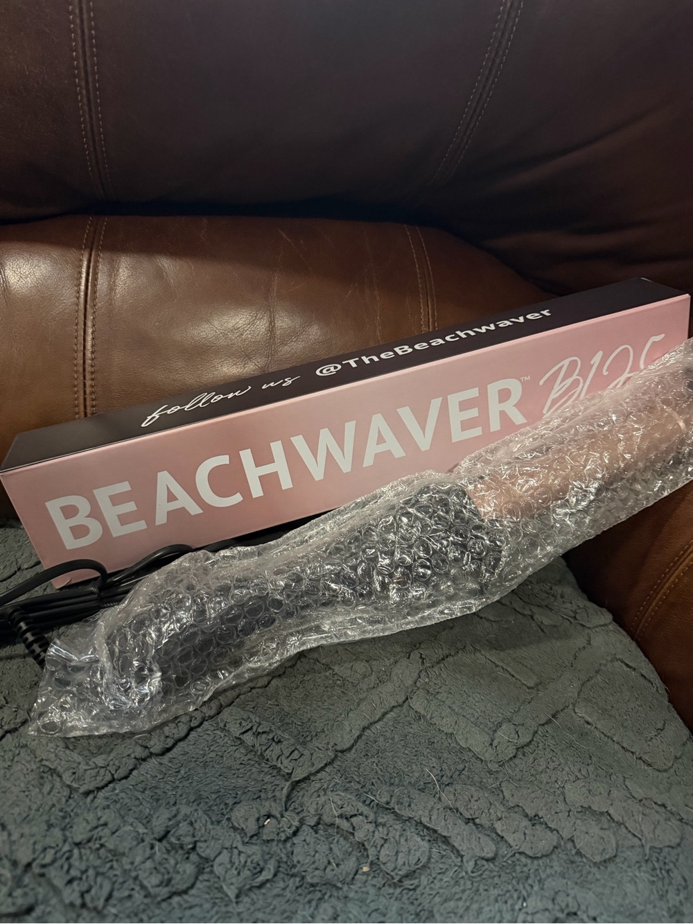 The Beachwaver Co. Beachwaver B1.0 Curling Iron - Pink